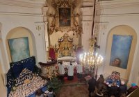 Půlnoční bohoslužba.